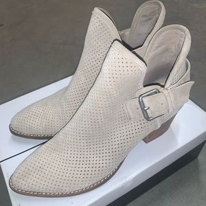 Dolce Vita ‘Simon’ light taupe suede bootie sz 7